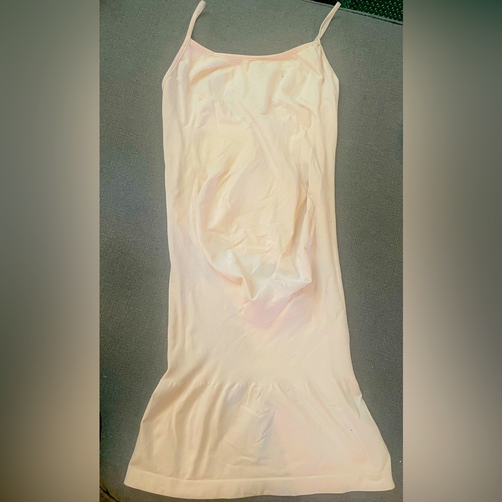 Blanqui Body 
Blanqui Pregnancy Cami Slip 
Size Small/Medium
